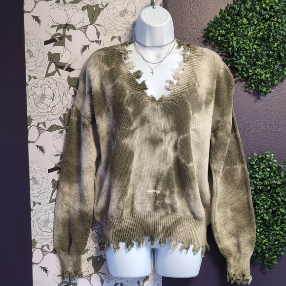 Fantastic Fawn Olive Distressed V-Neck Sweater - Picture 3 of 8